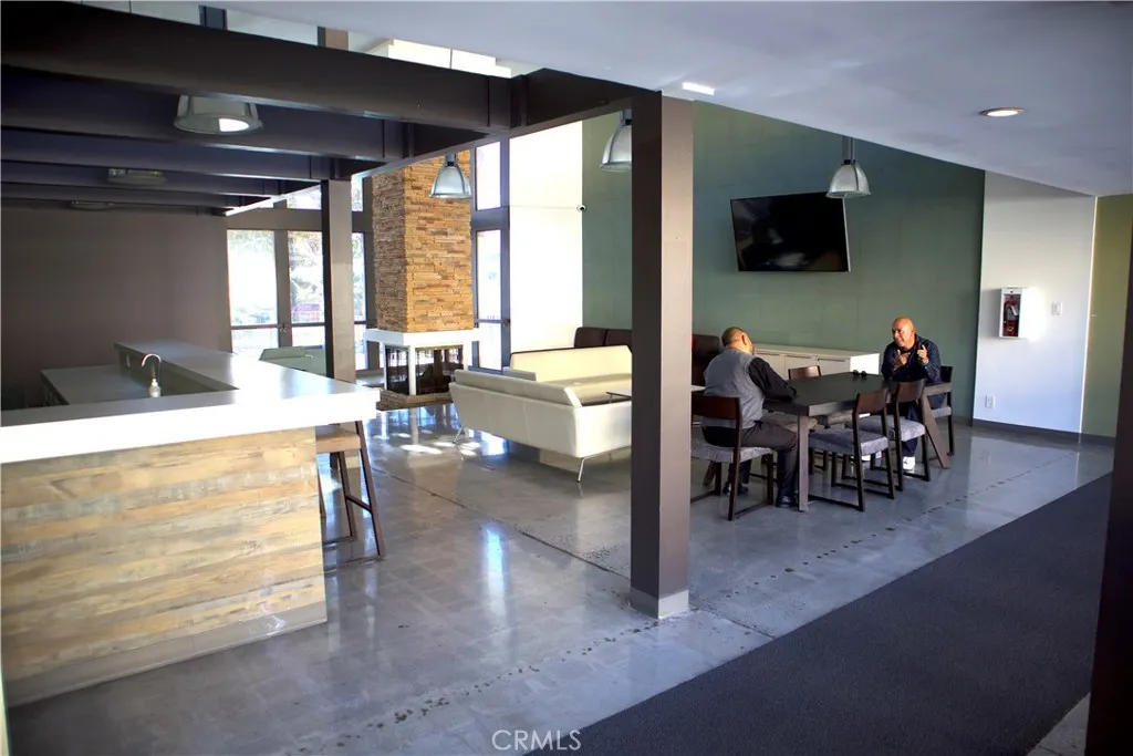 5585 E Pacific Coast, Long Beach, California 90804 home-pic-13